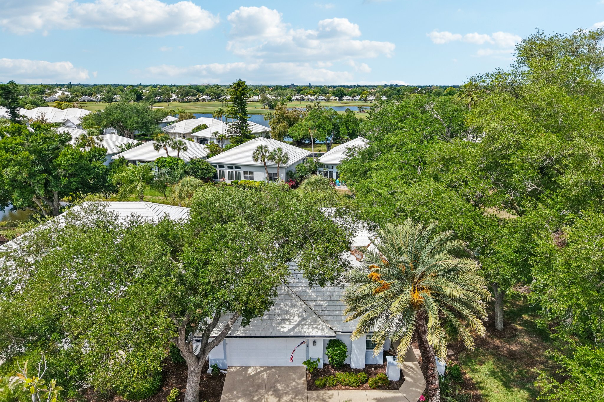 Crossfield Cir unit 1-S2204-039.jpg