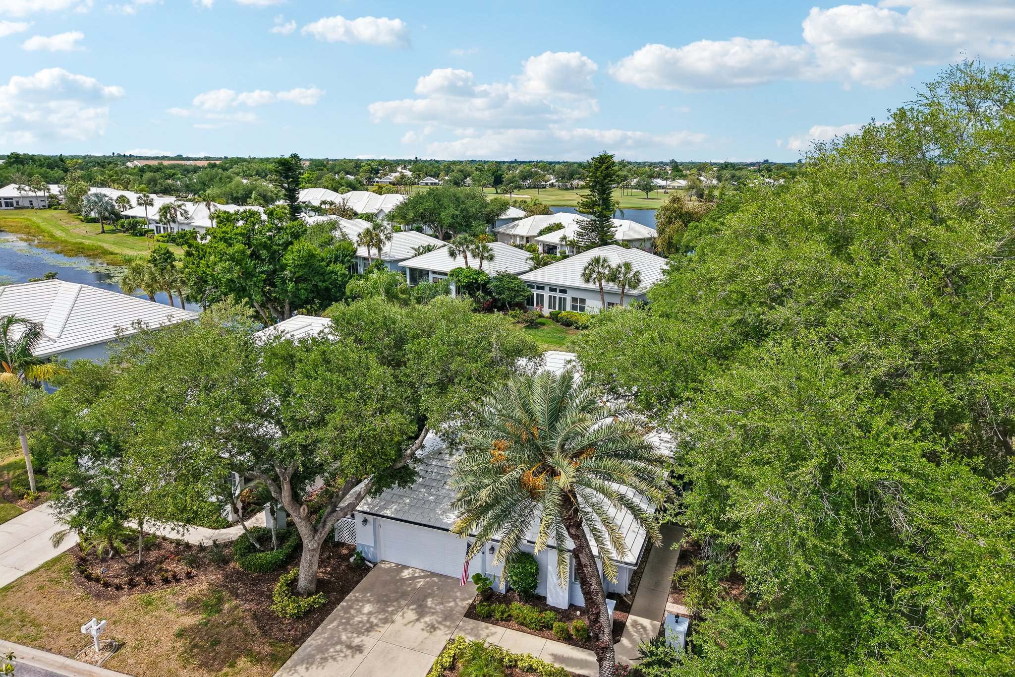 Crossfield Cir unit 1-S2204-040.jpg