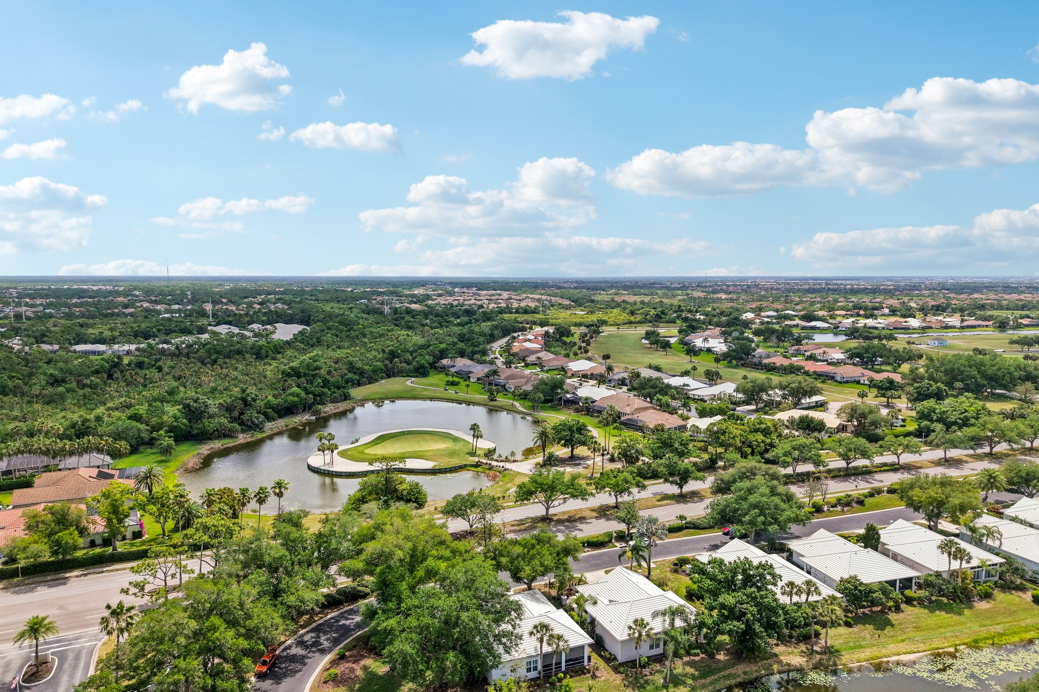 Crossfield Cir unit 1-S2204-047.jpg