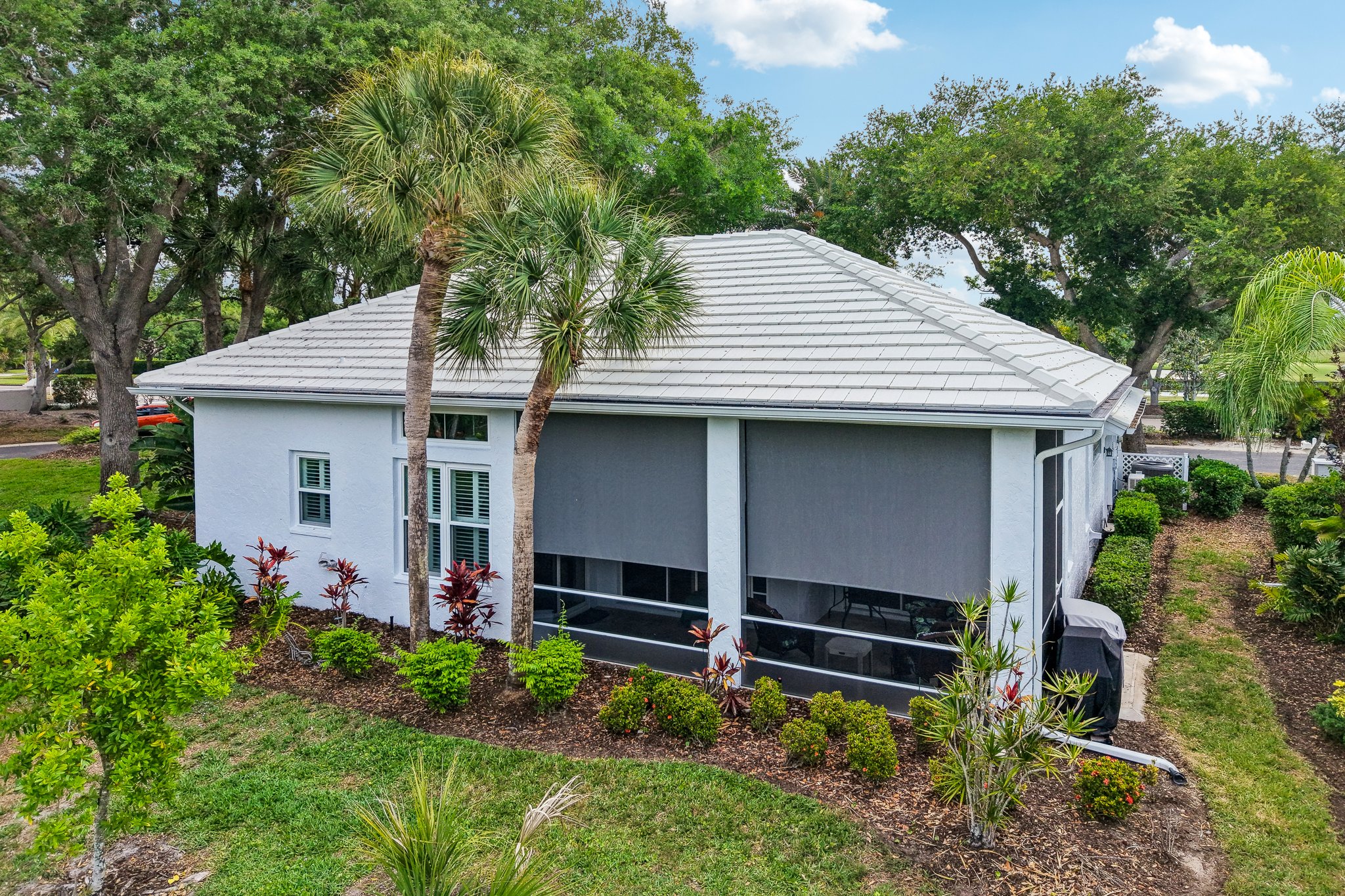 Crossfield Cir unit 1-S2204-049.jpg