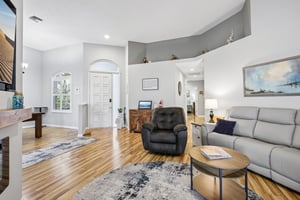 Crossfield Cir unit 1-S2204-007.jpg