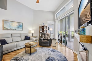 Crossfield Cir unit 1-S2204-008.jpg