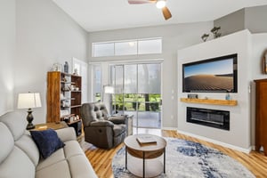 Crossfield Cir unit 1-S2204-009.jpg