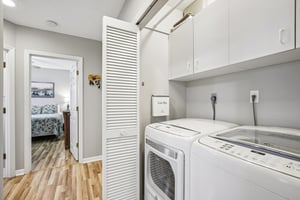 Crossfield Cir unit 1-S2204-019.jpg