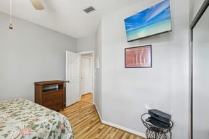 Crossfield Cir unit 1-S2204-028.jpg