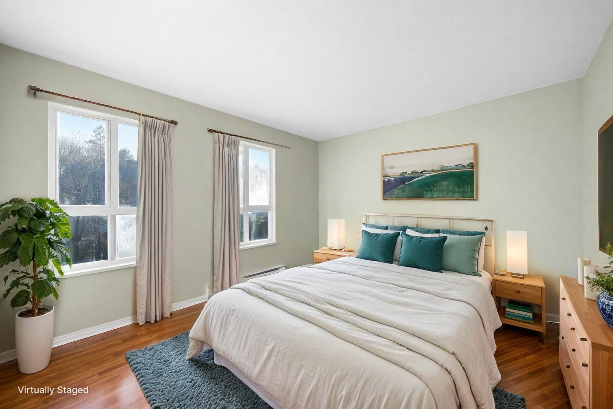 DSC06860 virtually staged.jpeg