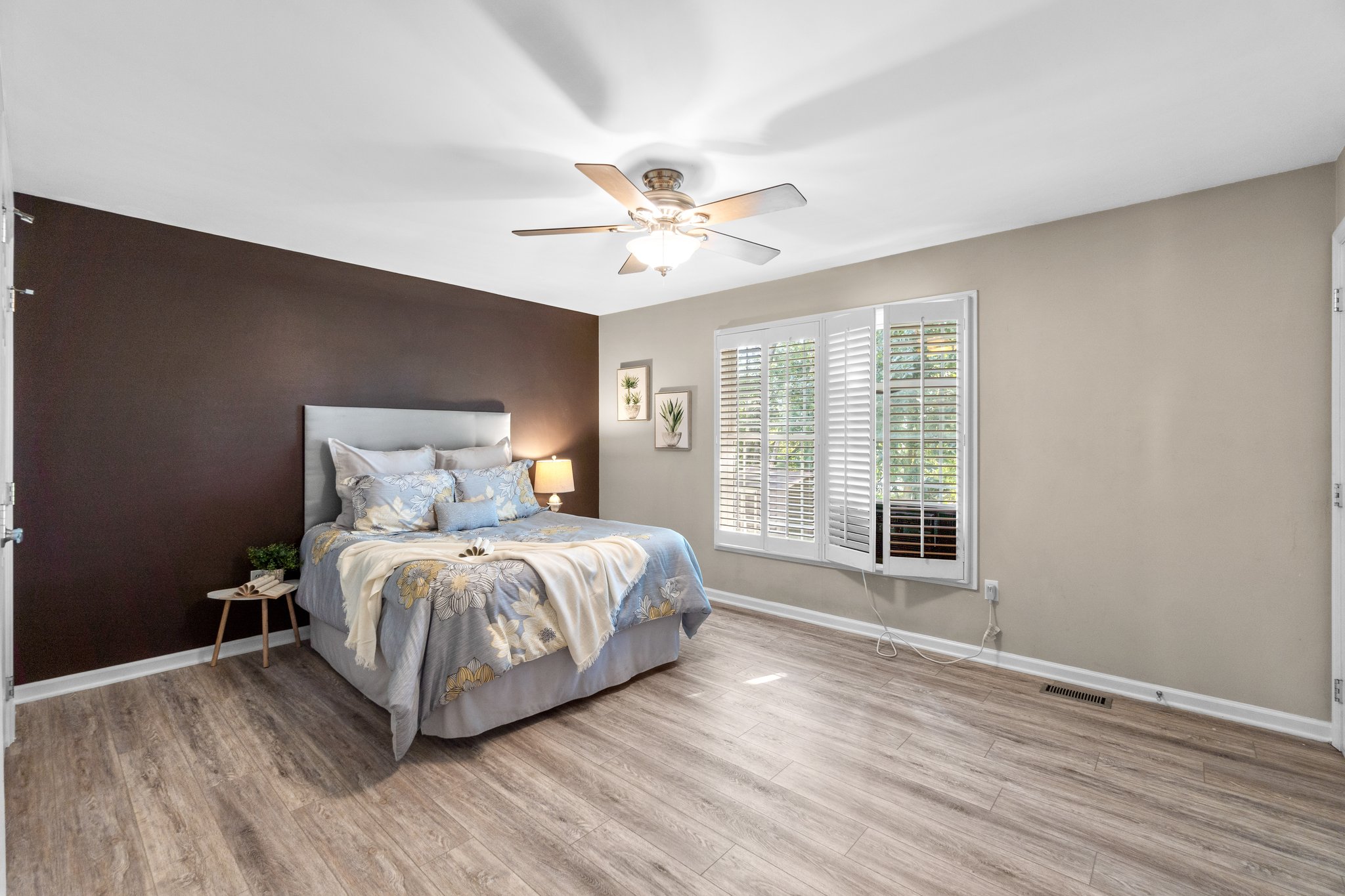 20. Upper bedroom.jpg