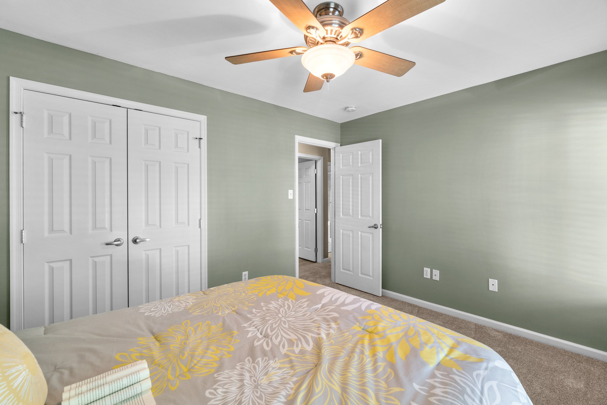 23. Upper bedroom.jpg