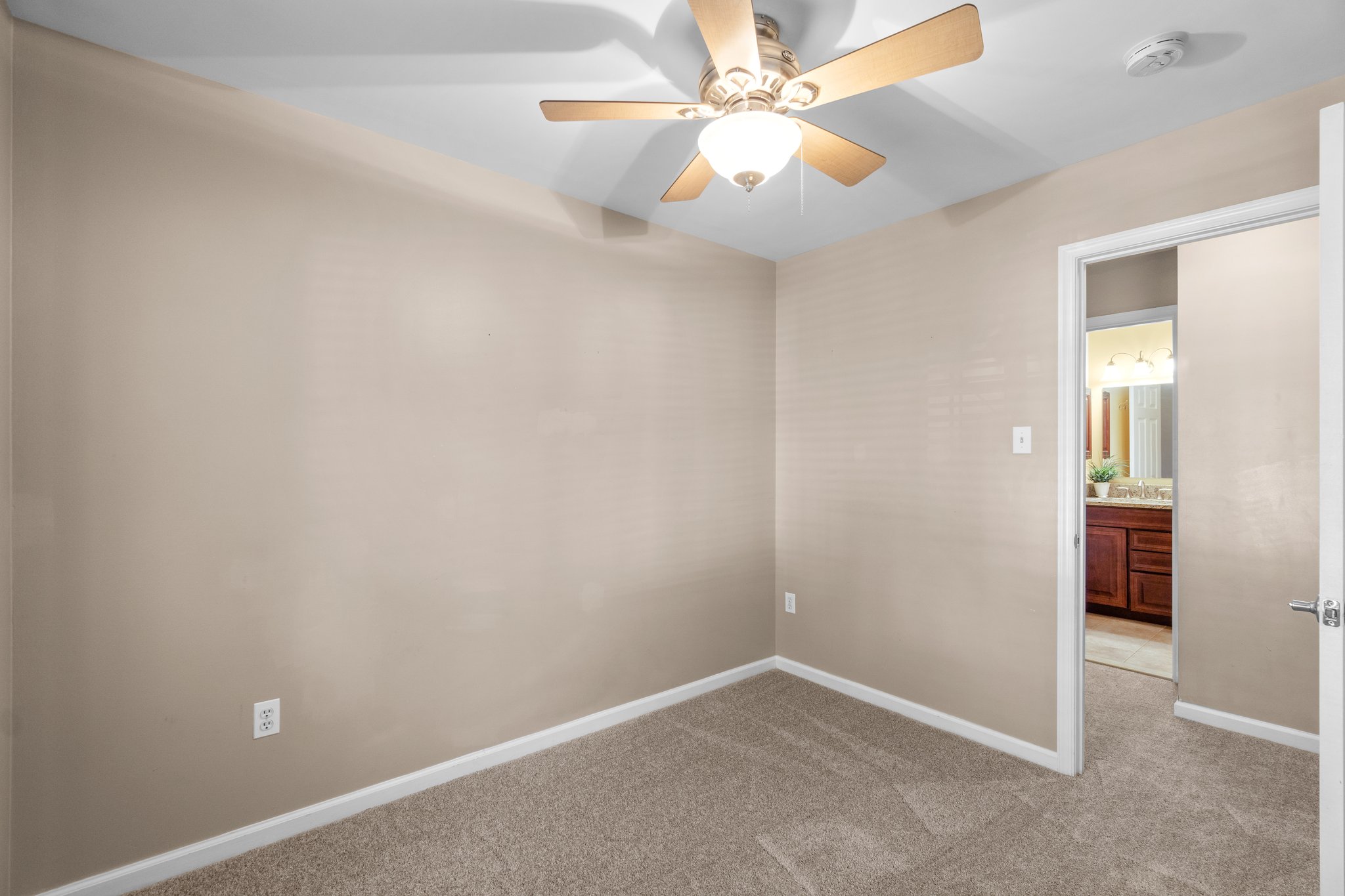 14. Upper bedroom.jpg