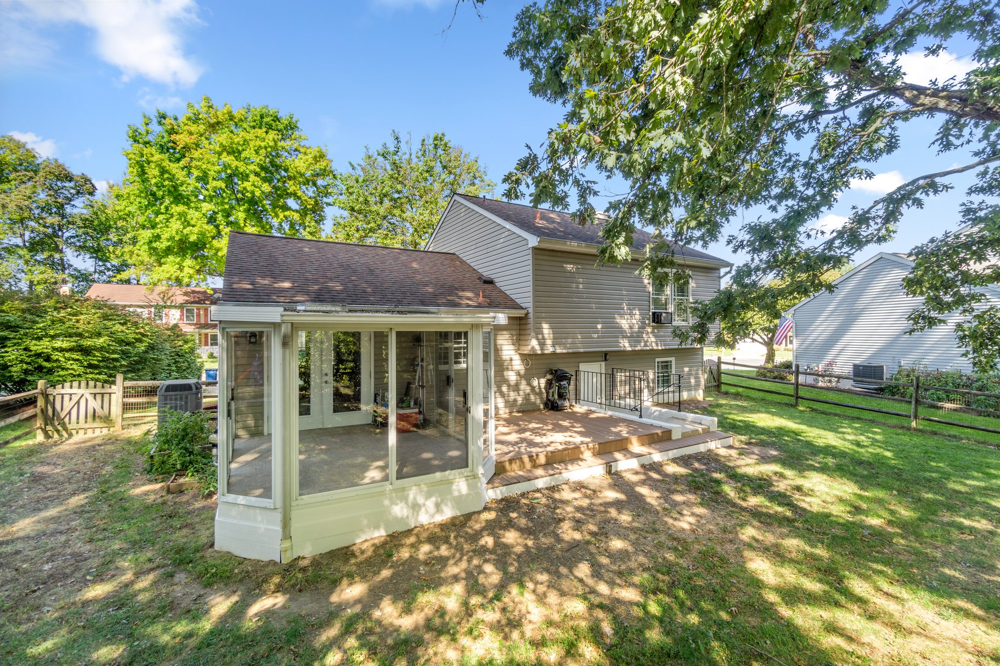 42. Back exterior .jpg