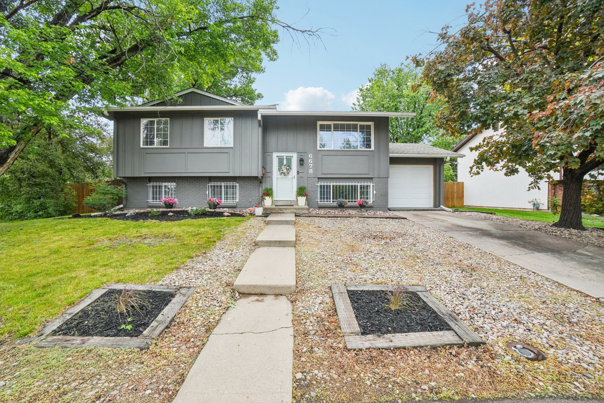 S Arapahoe Dr-0406-002.jpg