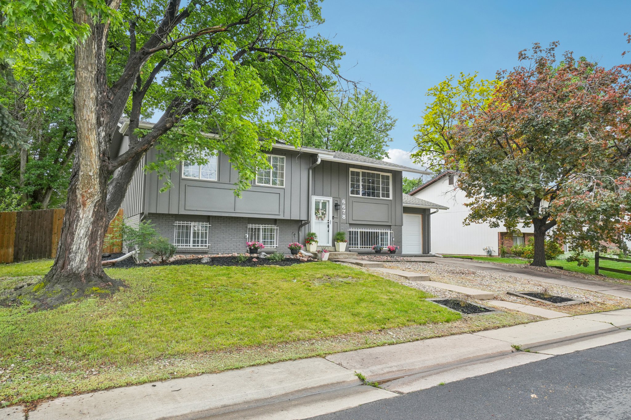 S Arapahoe Dr-0406-005.jpg