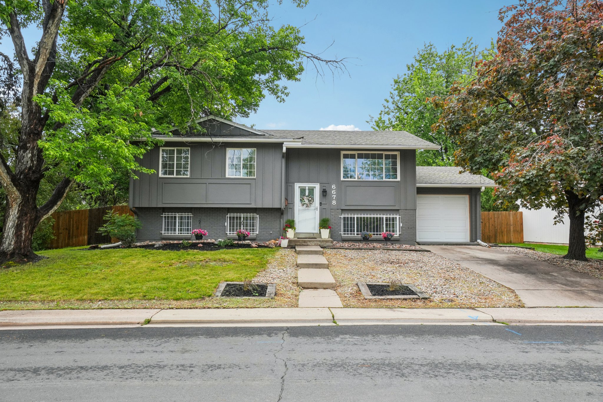 S Arapahoe Dr-0406-007.jpg