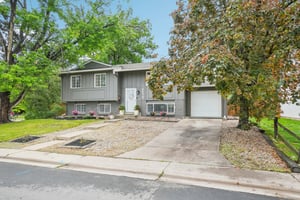 S Arapahoe Dr-0406-004.jpg