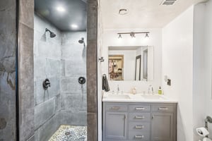 S Arapahoe Dr-0406-030.jpg
