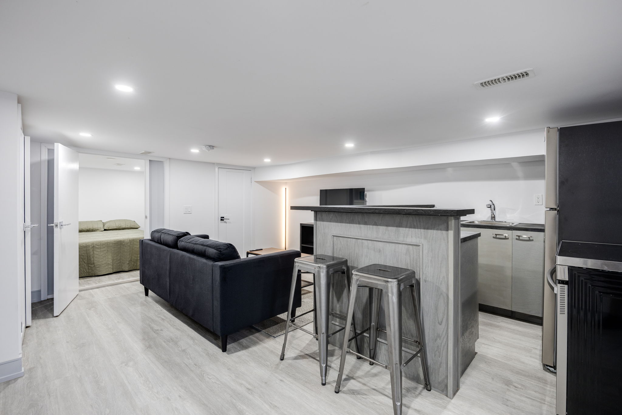 Toronto property showcase — delivered property photograph 3