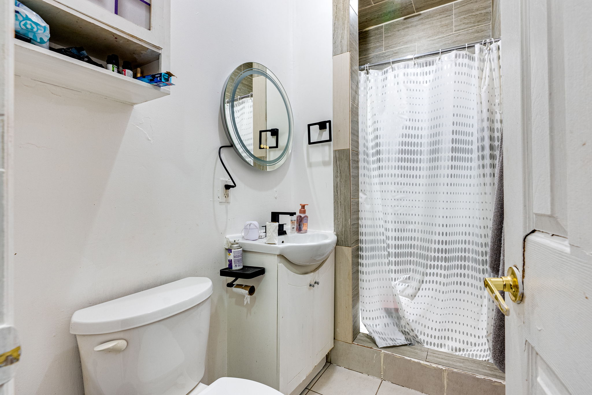 668 Jane St Toronto, ON M6N 4A7