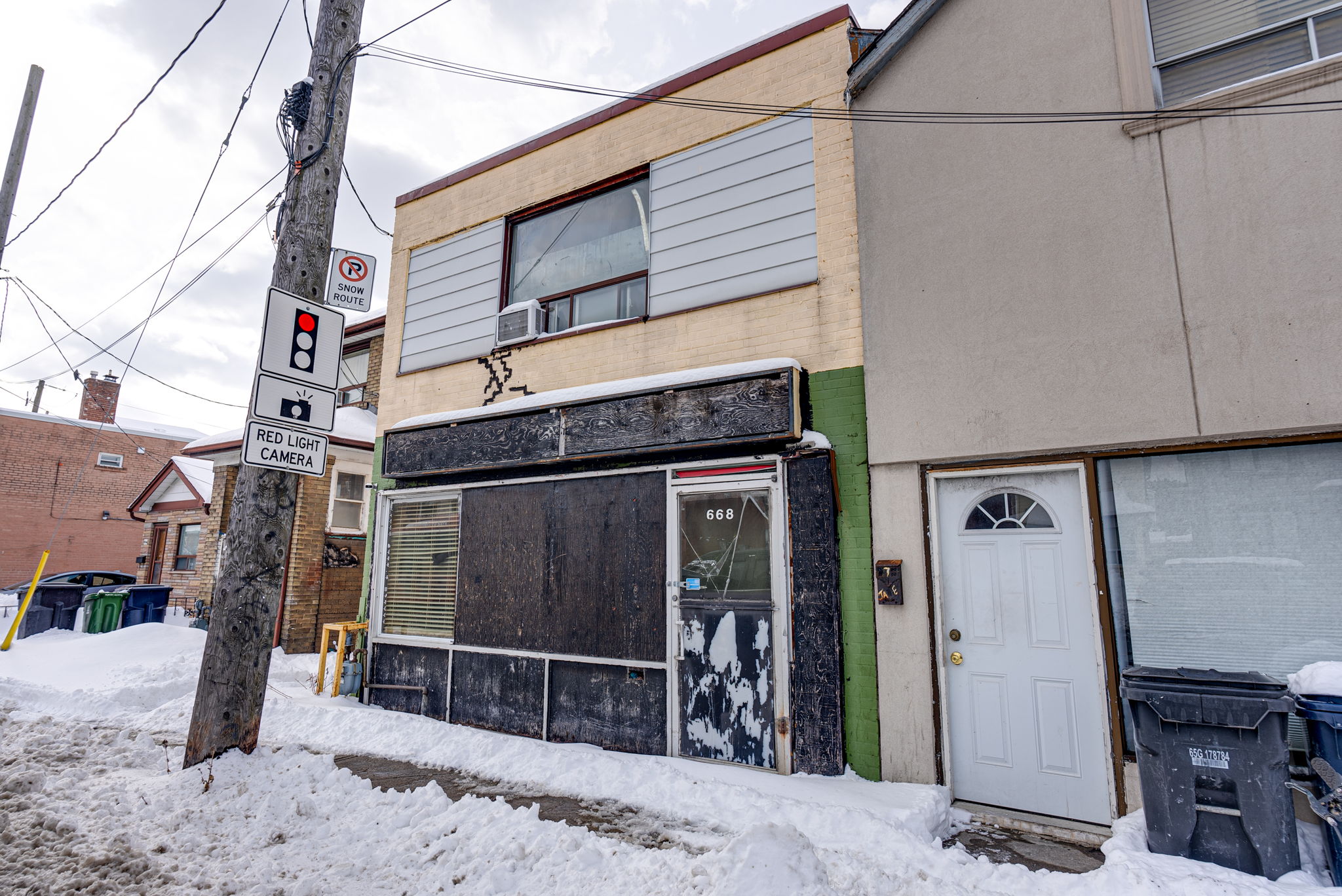 668 Jane St Toronto, ON M6N 4A7