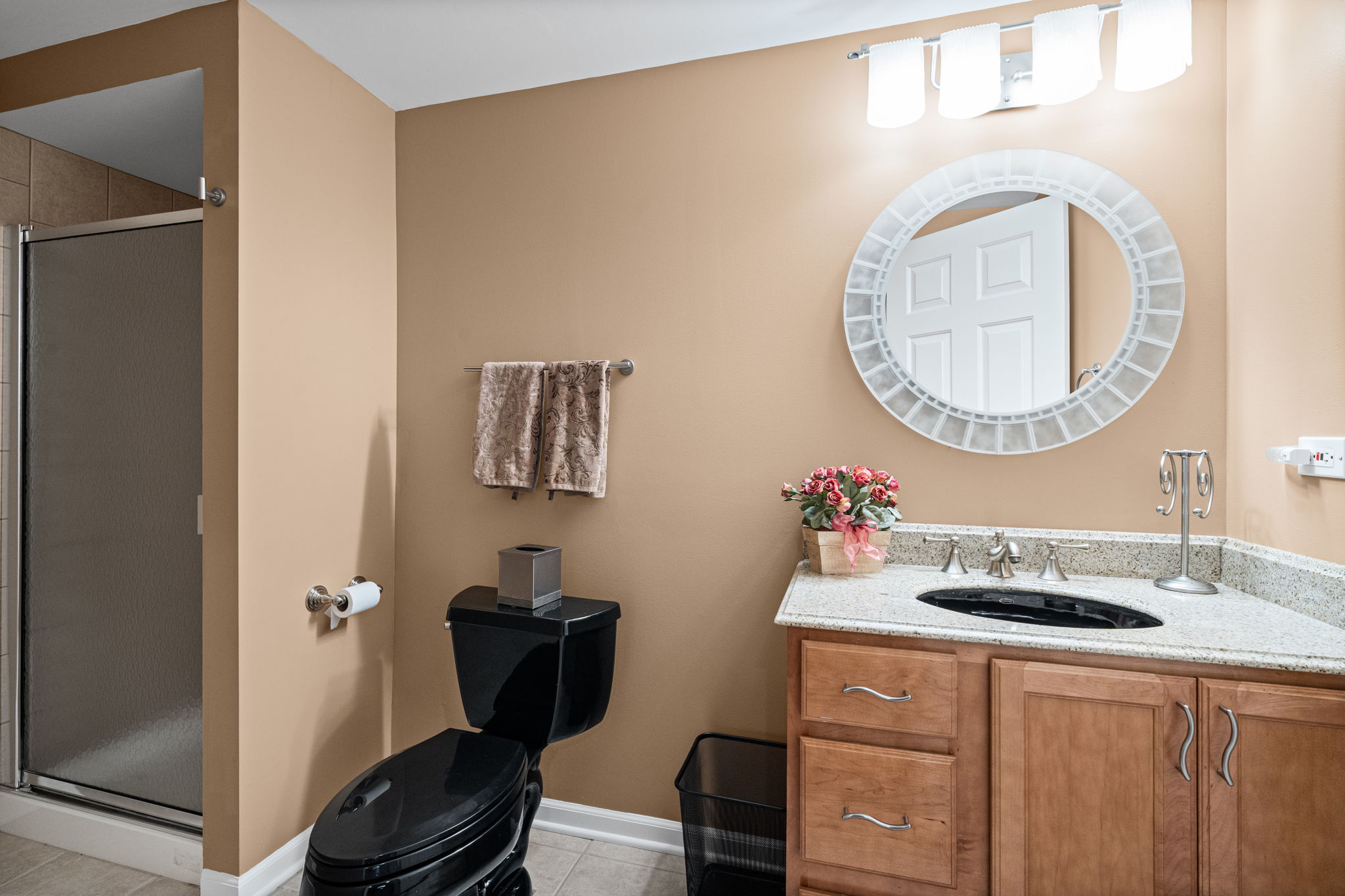  Photo 32