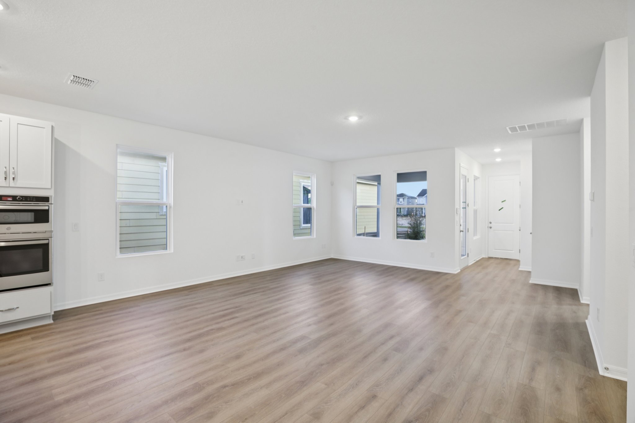 Saunter Dr-S3012-006.jpg