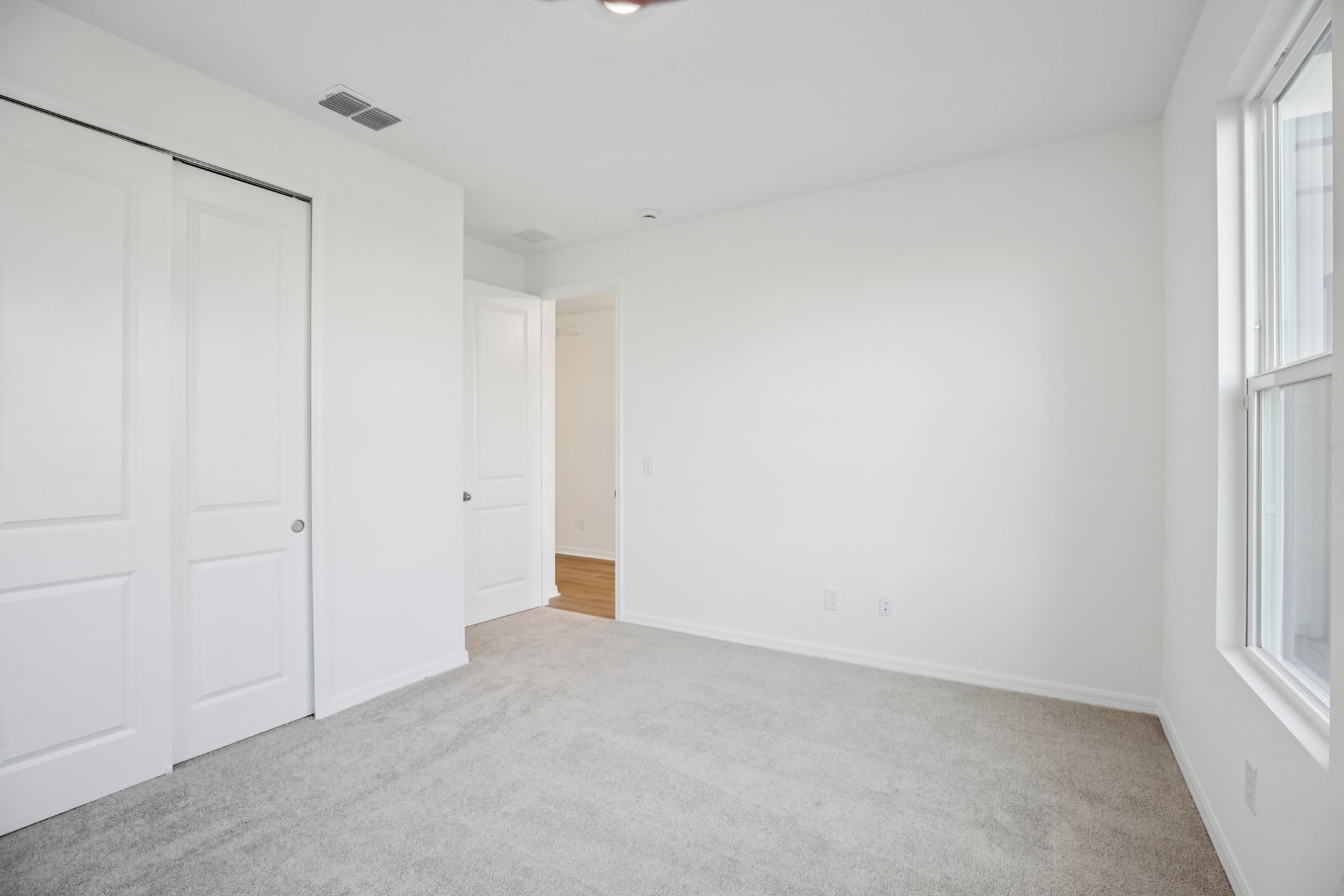 Saunter Dr-S3012-020.jpg