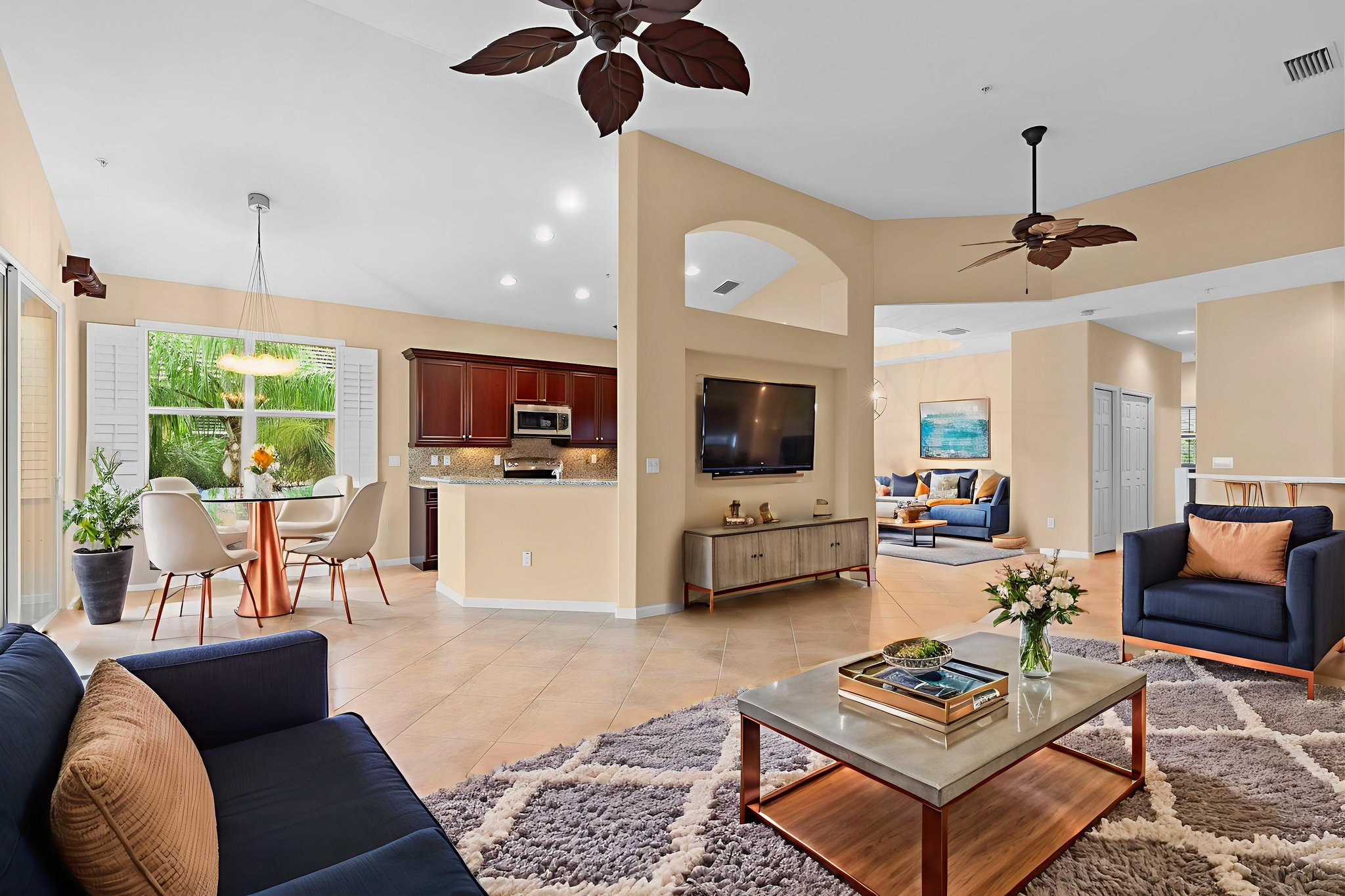 DSC02266 virtually staged.jpeg