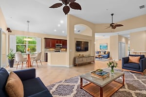 DSC02266 virtually staged.jpeg