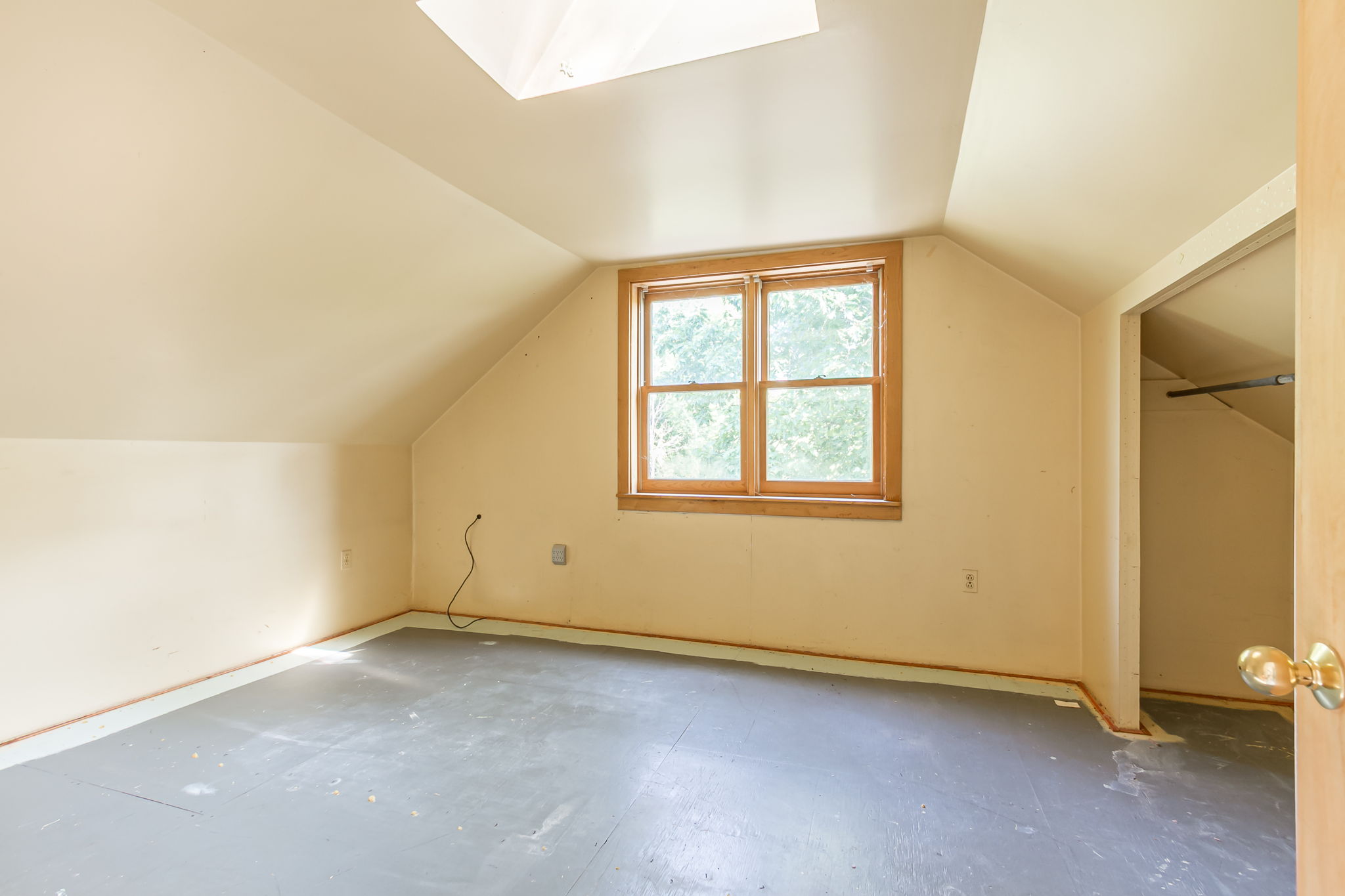 2nd Upstairs Bedroom