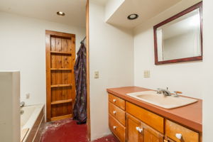 1st Floor Bathroom