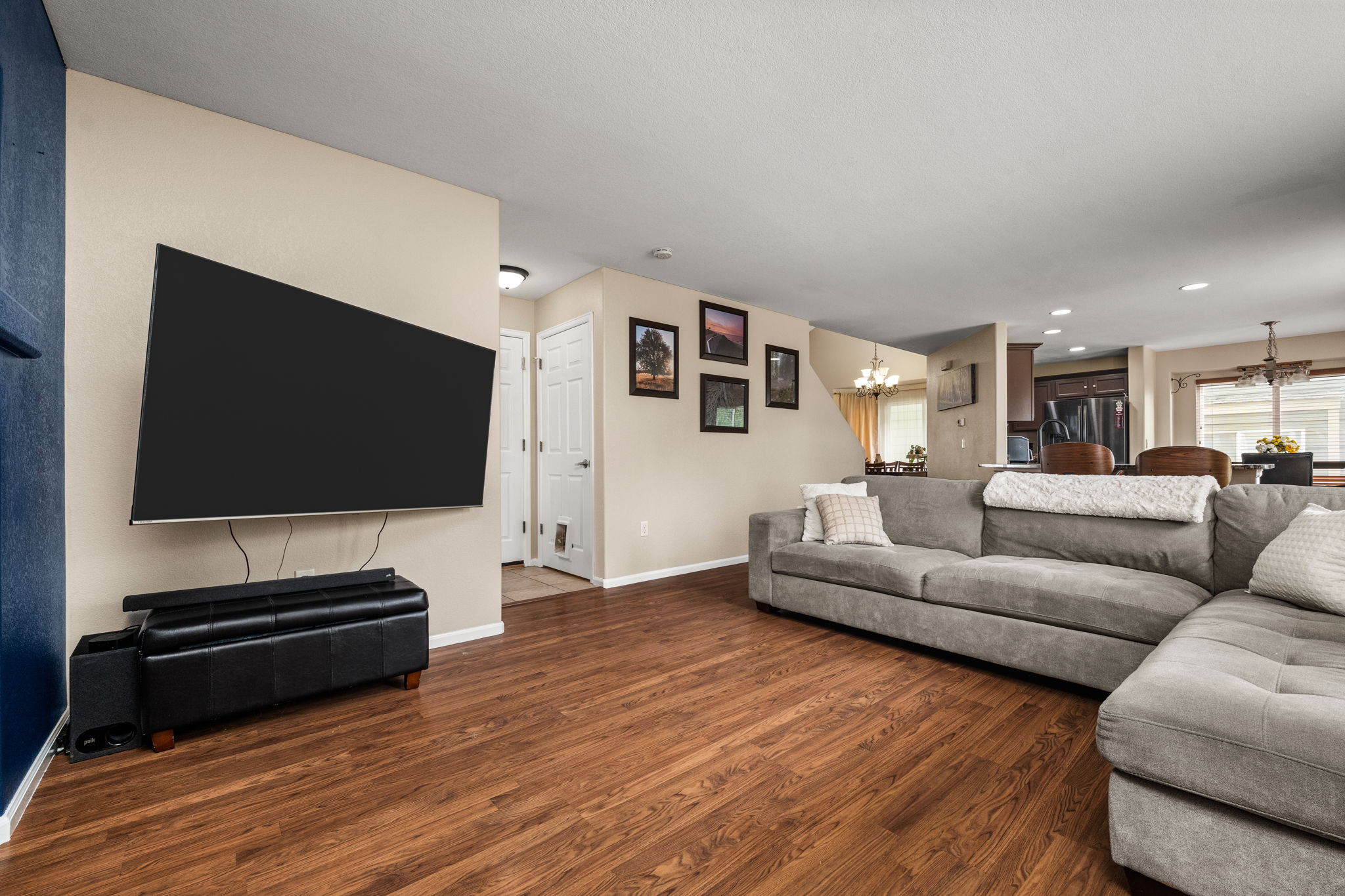 Living Room 4