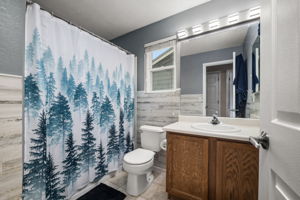 Upstairs Bath 1