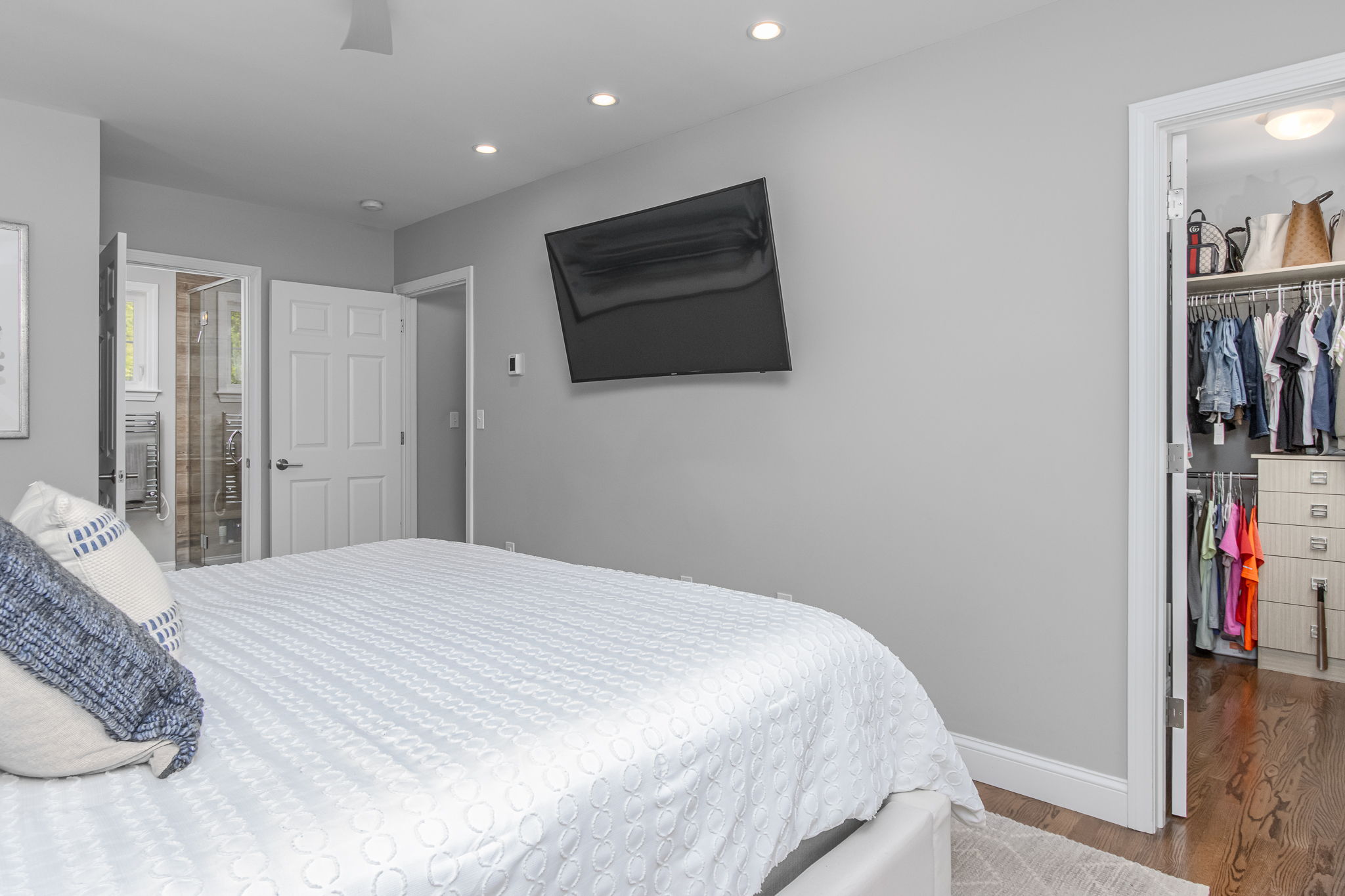 BedroomPrimary-4