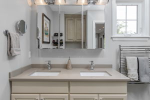 BedroomPrimaryBath-2