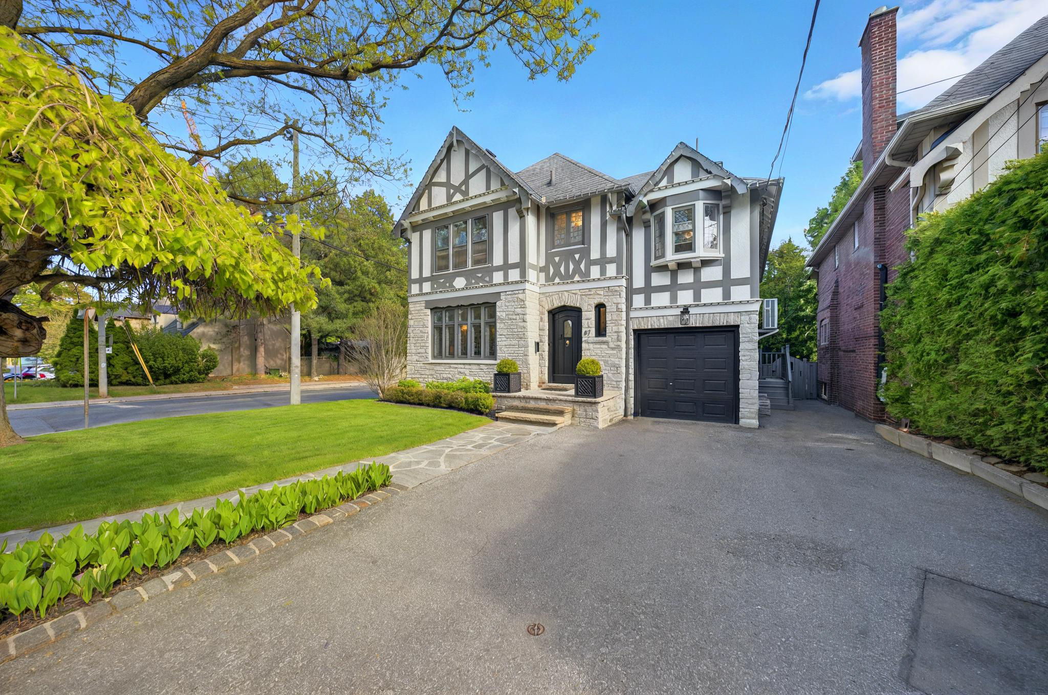67 Chatsworth Dr Toronto, ON M4R 1R8