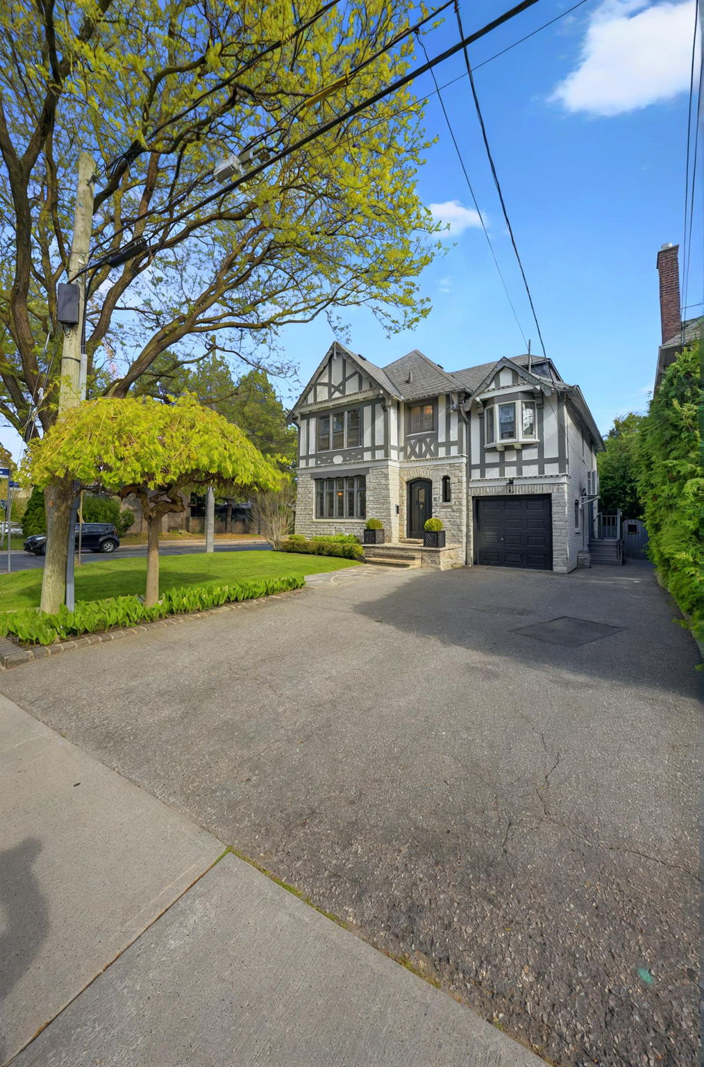 67 Chatsworth Dr Toronto, ON M4R 1R8