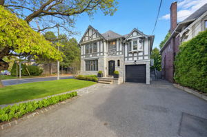 67 Chatsworth Dr, Toronto ON — real estate photography by Amazing Photo Video