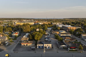  Photo 8