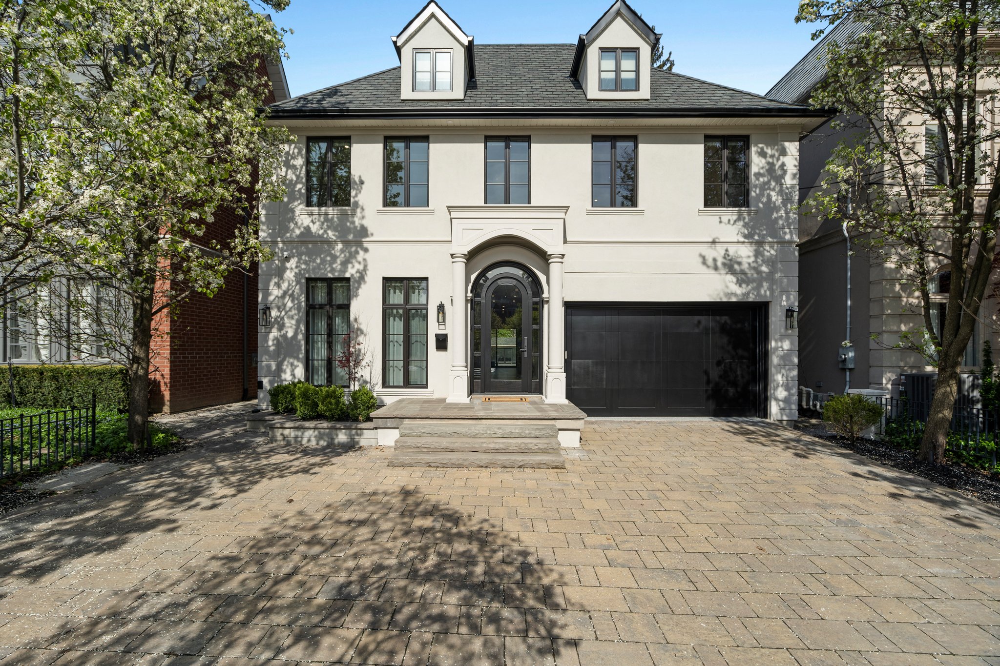 67 Forest Hill Rd Toronto, ON M4V 2L6