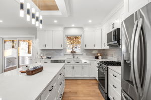 67 Hood Rd, Tewksbury, MA 01876, USA Photo 26