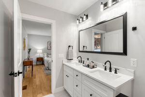 67 Hood Rd, Tewksbury, MA 01876, USA Photo 40