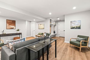 67 Hood Rd, Tewksbury, MA 01876, USA Photo 47