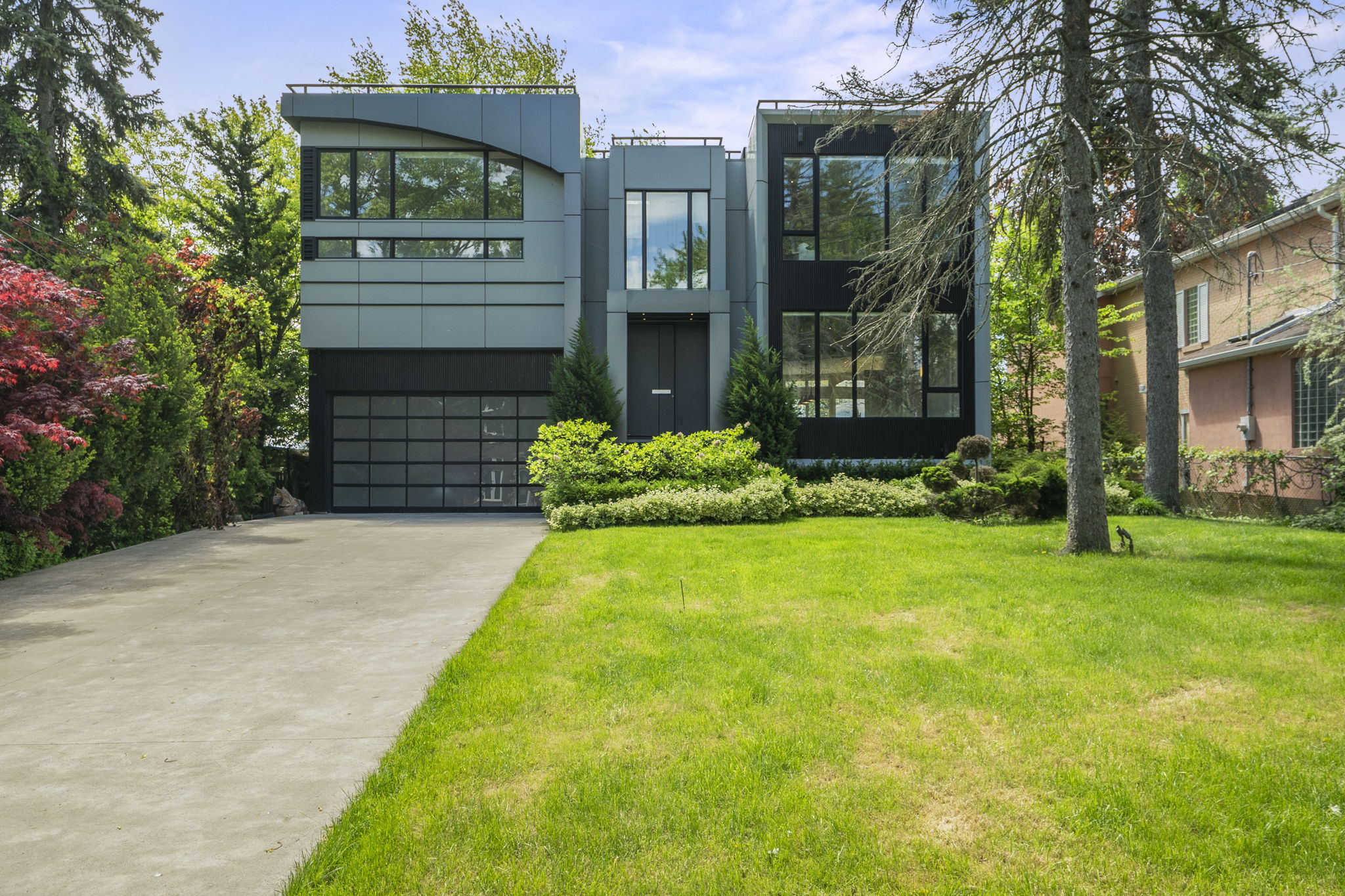 67 Lake Promenade Toronto, ON M8W 1A3