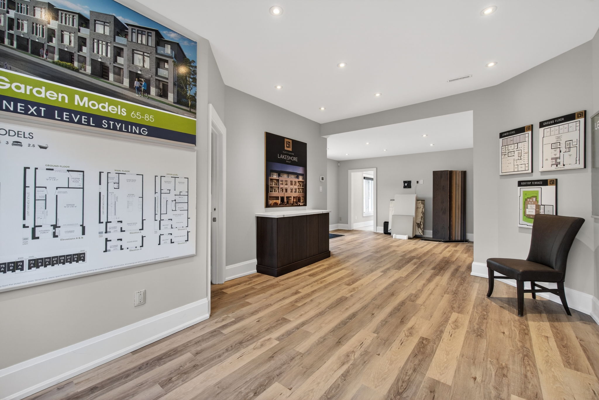 67 Lakeshore Rd W Oakville, ON L6K 1C9