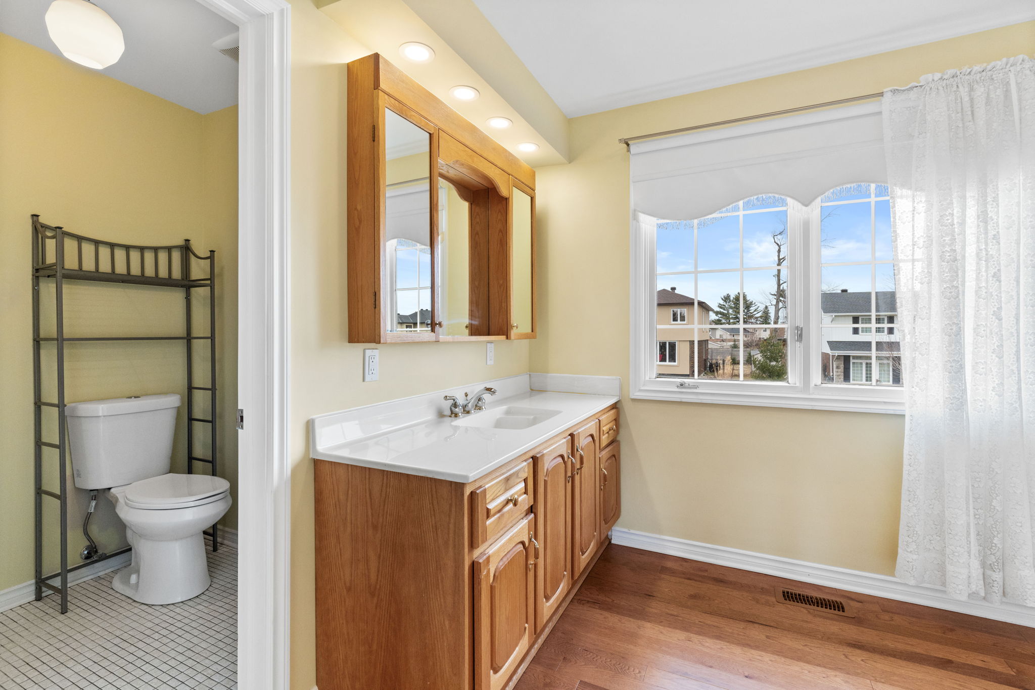 67 Parkland Crescent, Ottawa, ON K2H 5V5 Inside Ottawa Media