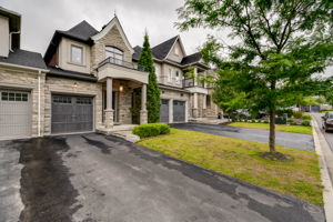 67 Robert Berry Crescent