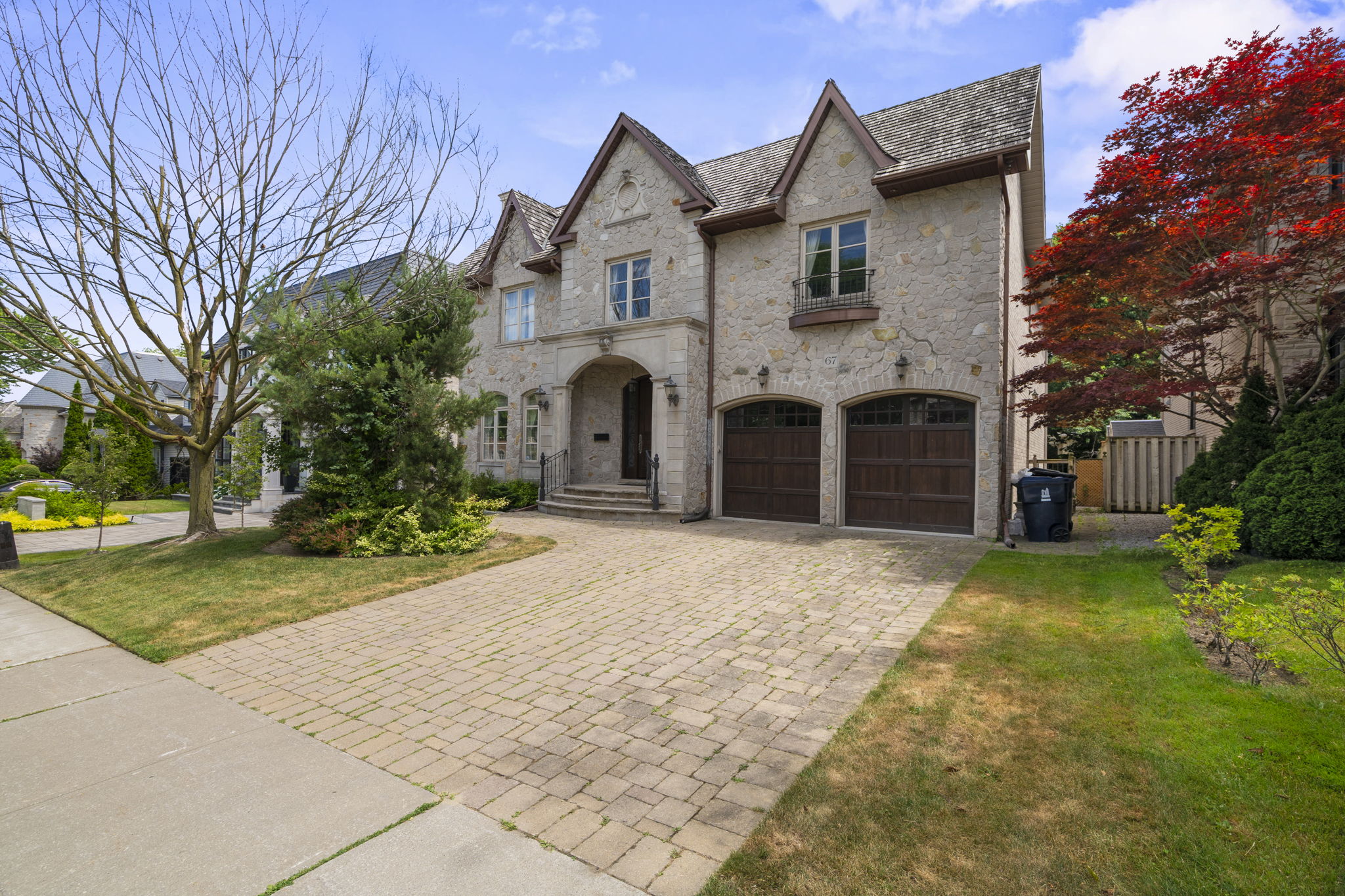 67 Yorkminster Rd Toronto, ON M2P 1M4