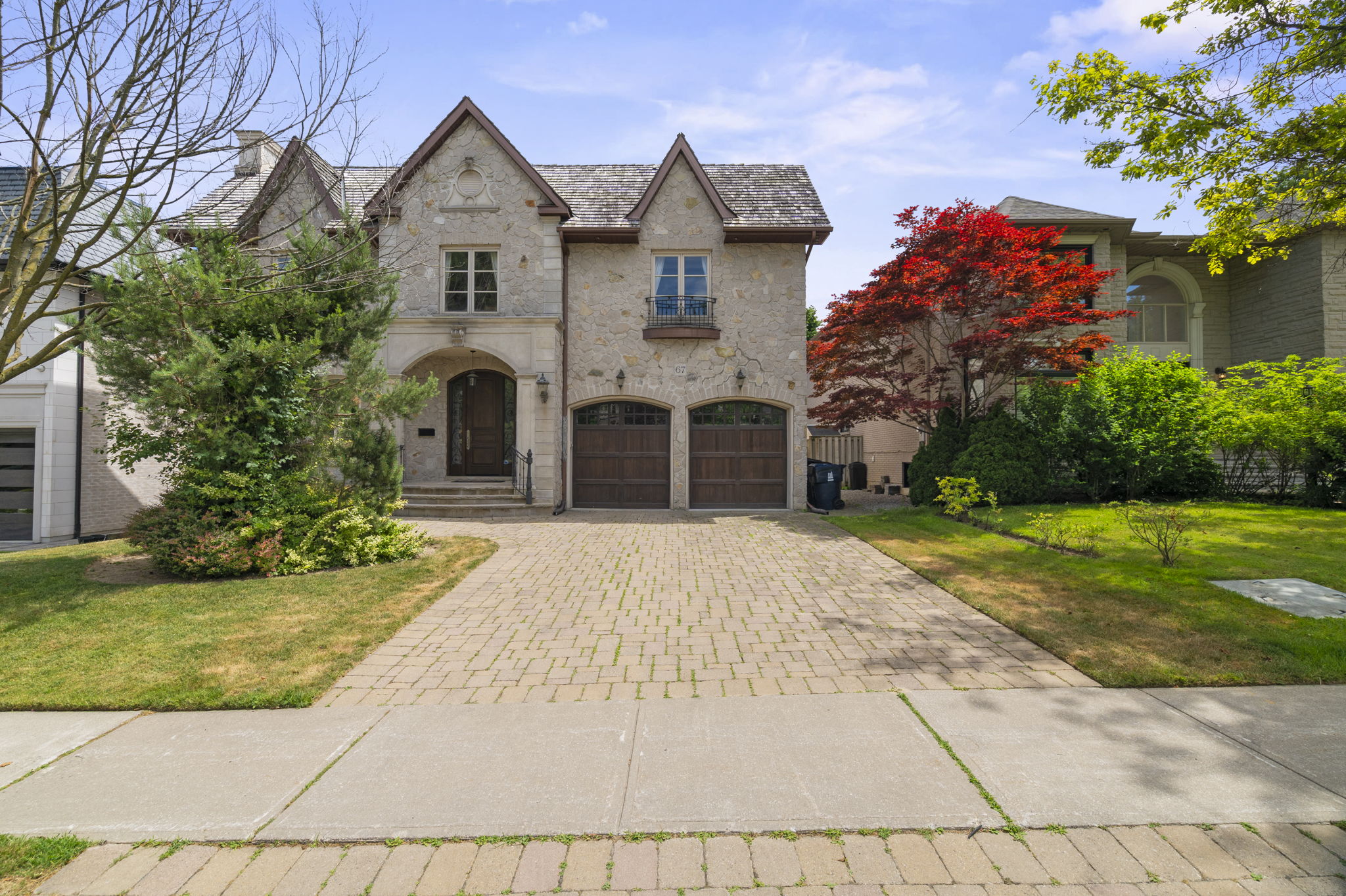 67 Yorkminster Rd Toronto, ON M2P 1M4