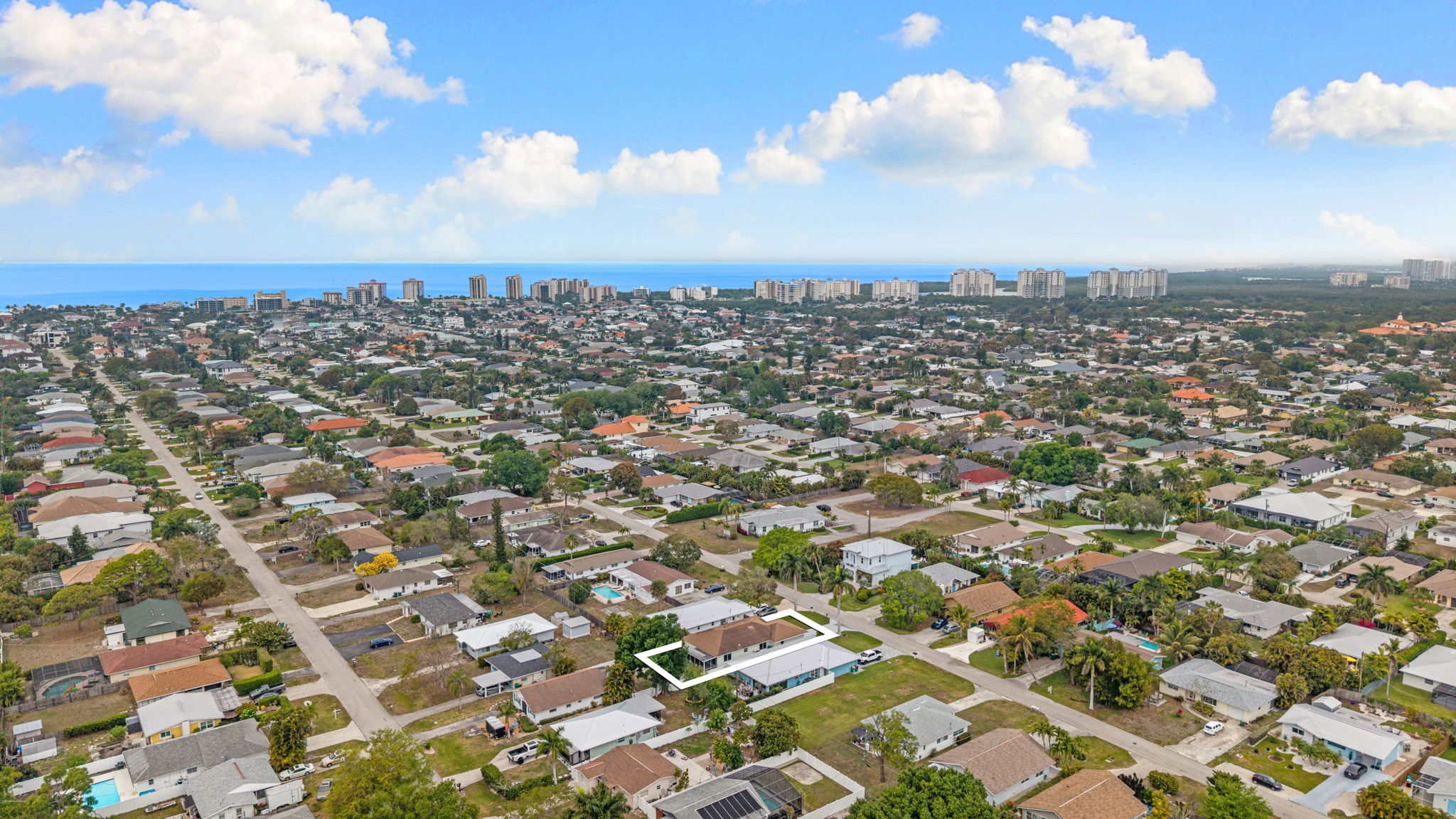 Aerial viewhttps://cdn.aryeo.com/listings/670-103rd-ave-n-naples-fl-34108-23271339/resized/medium/medium-019d453e-962c-7016-a560-6d999cf70c1a.jpeg