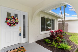 Front Porch/Entrance