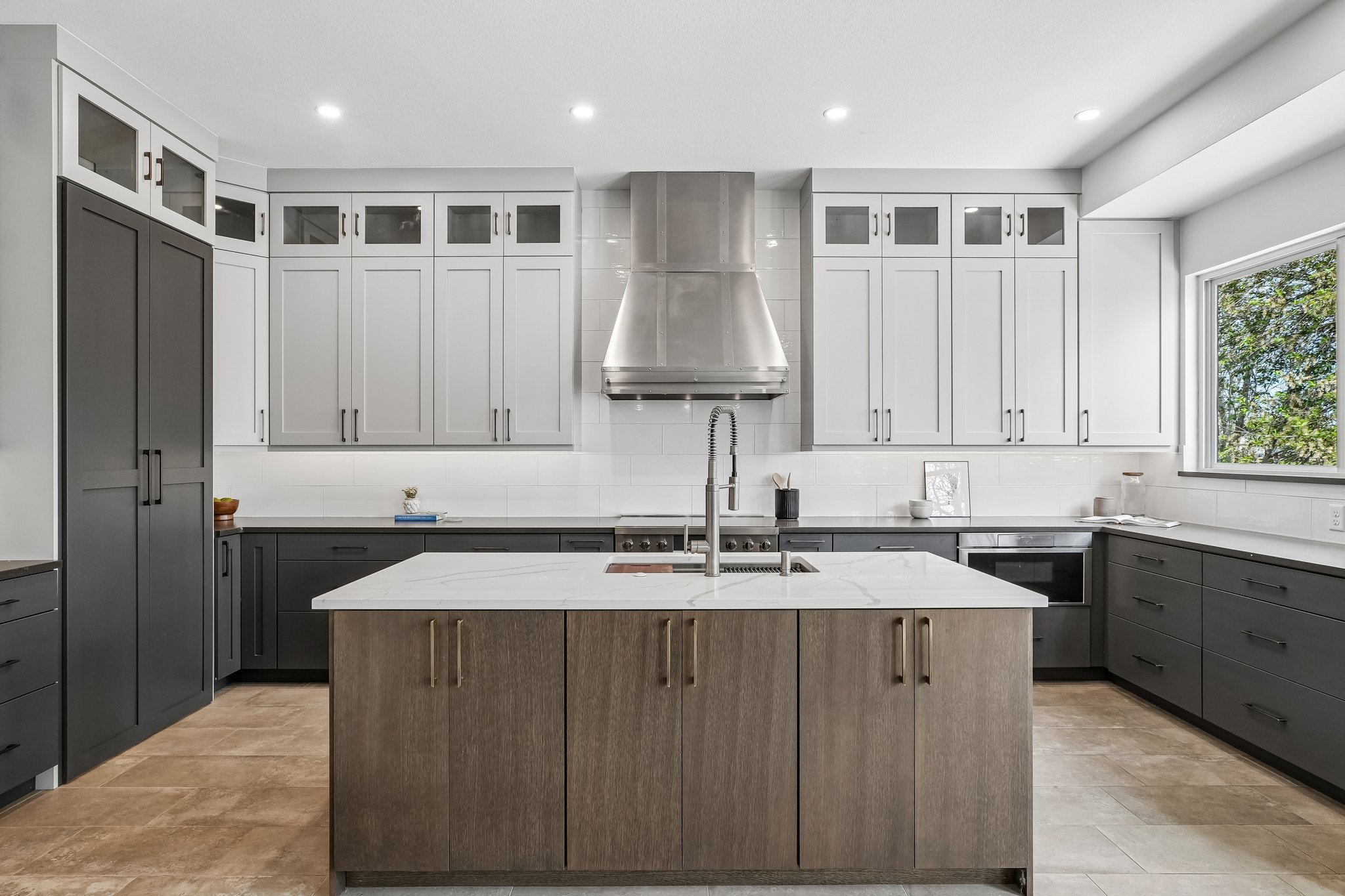 Clarendon Dr-S2304-022.jpg